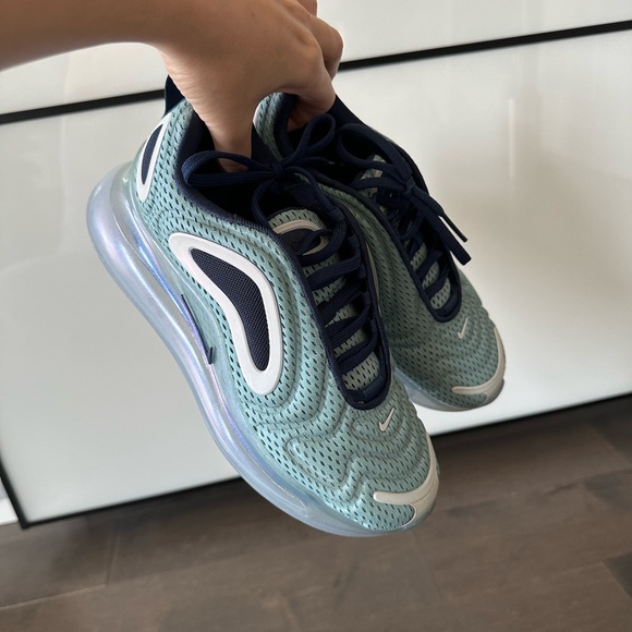 Nike Air Max 720 Women’s Sneakers - Picture 5 of 8
